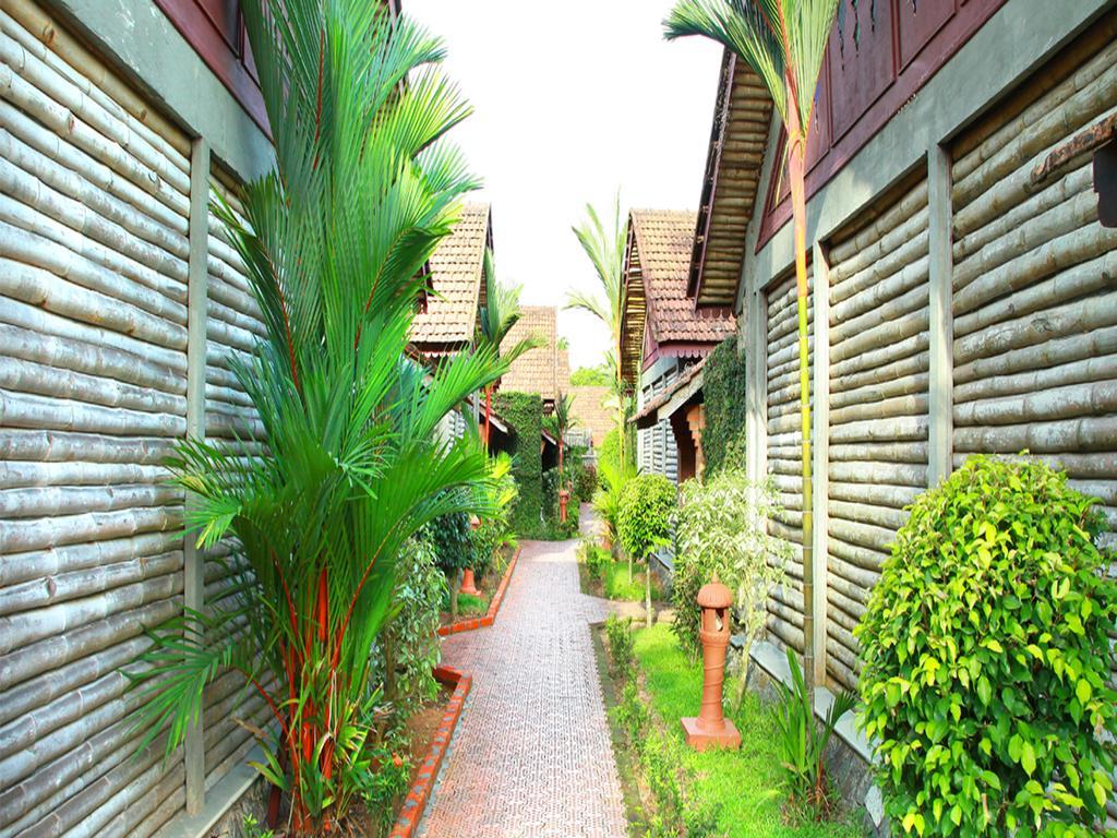 Resort Abad Whispering Palms
