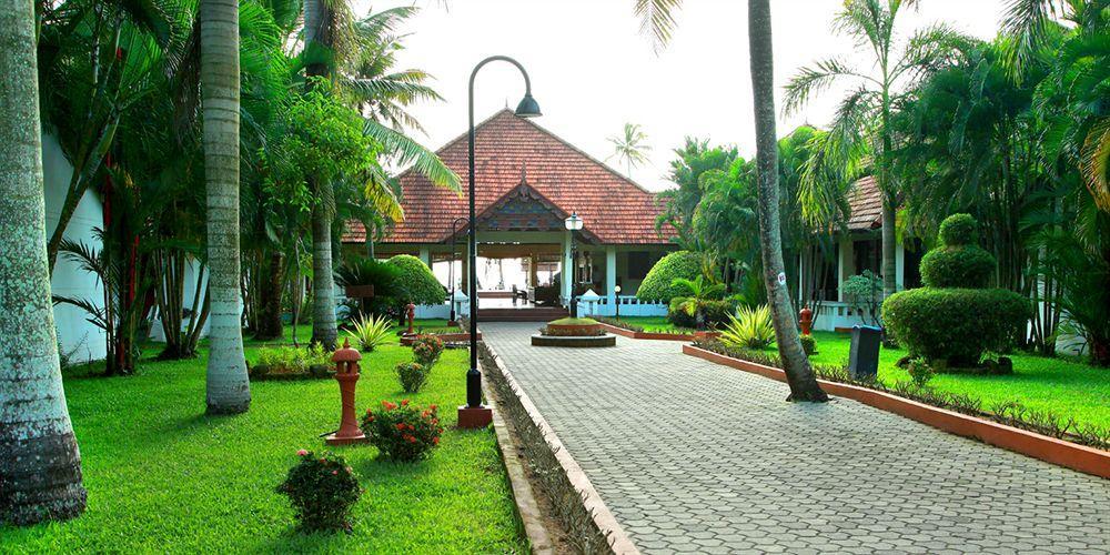 Abad Whispering Palms Resort Kumarakom