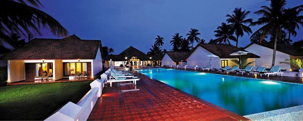 Abad Whispering Palms सहारा Kumarakom