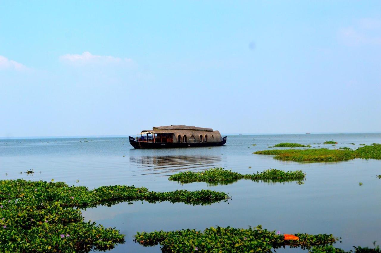 Abad Whispering Palms 4* Kumarakom